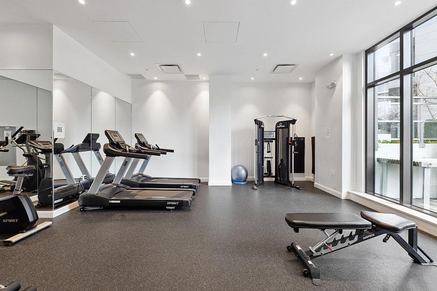 203 4932 Cambie Street