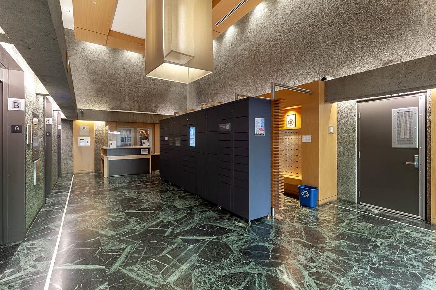 913 1333 W Georgia Street