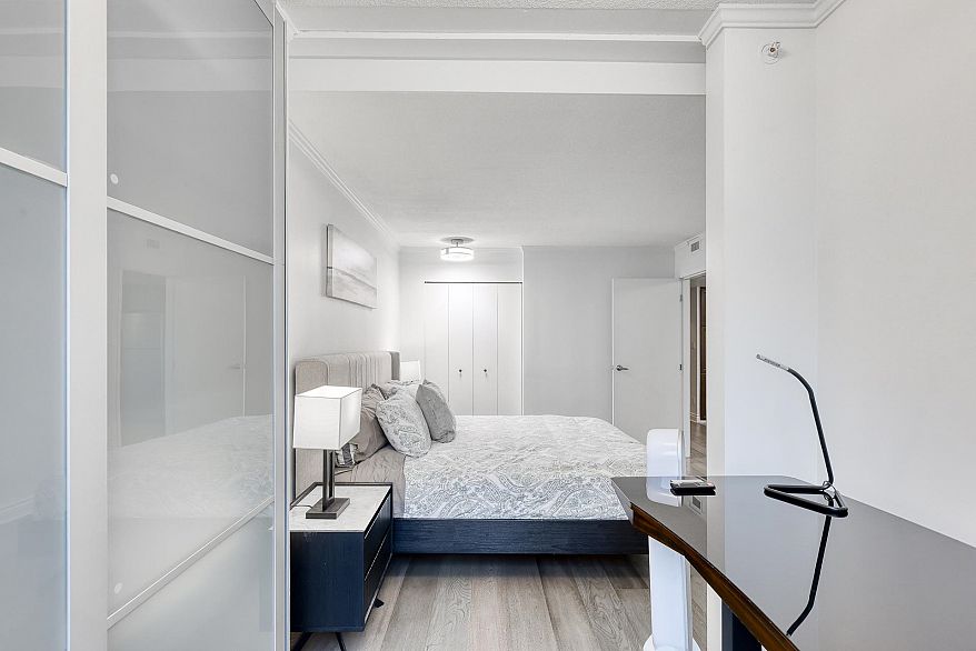 1705 1050 Burrard Street