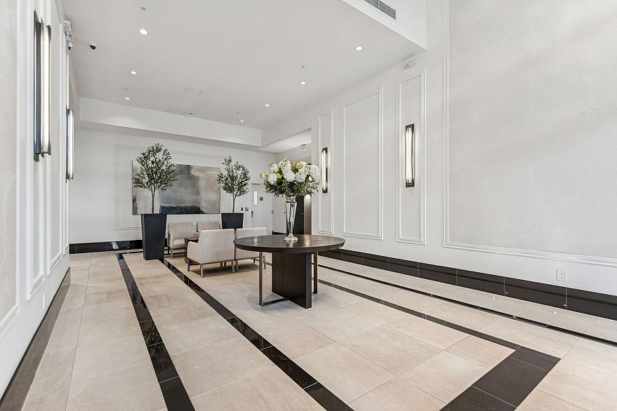 402 6168 East Boulevard