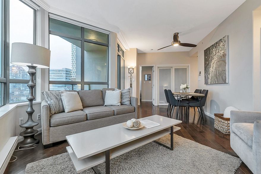 1306 1383 Howe Street