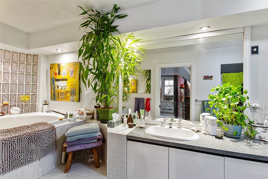 2770 Cambridge Street