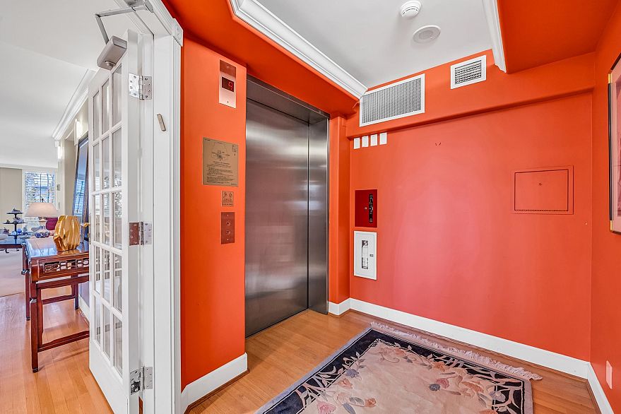 6 1350 W 14th Avenue