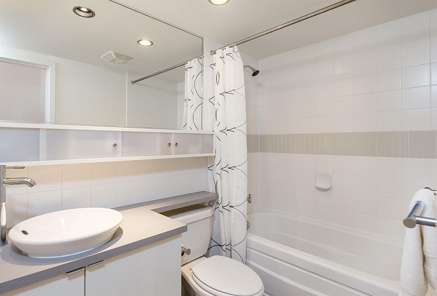 2602 939 Expo Boulevard