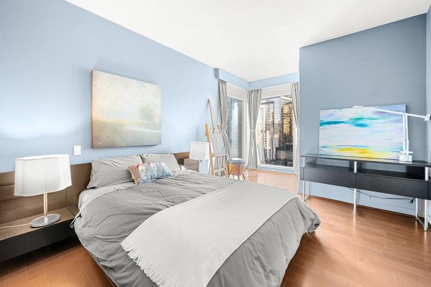 2101 1139 W Cordova Street