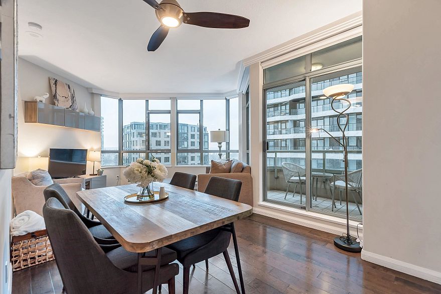 1306 1383 Howe Street