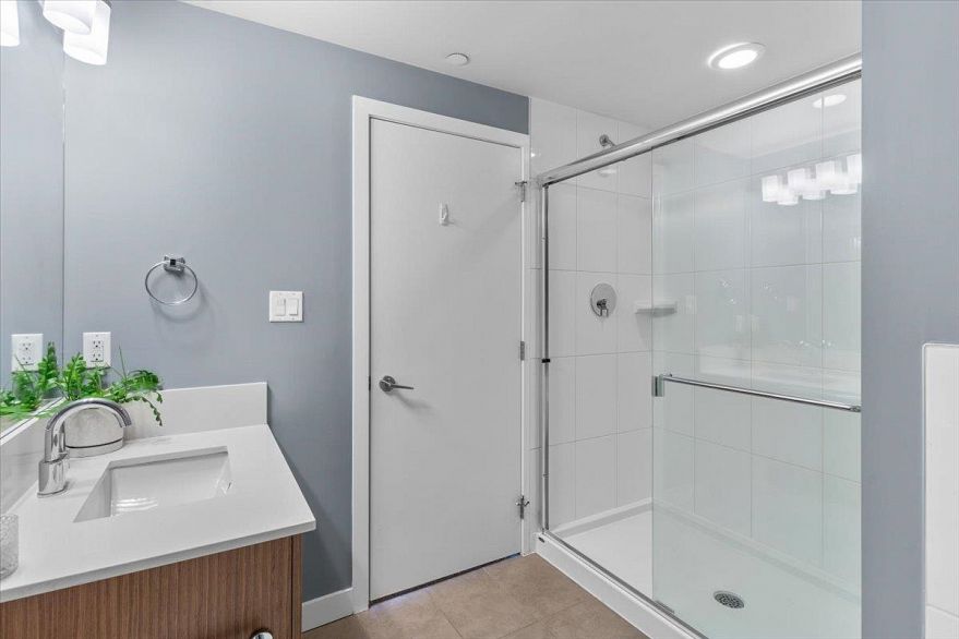 201 2321 Scotia Street