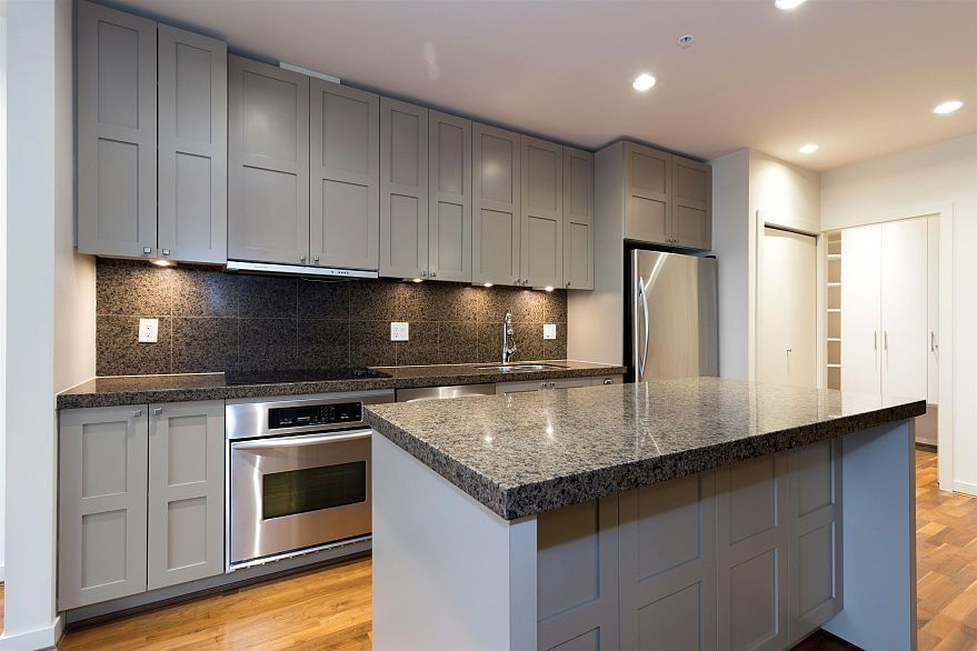 615 1333 W Georgia Street