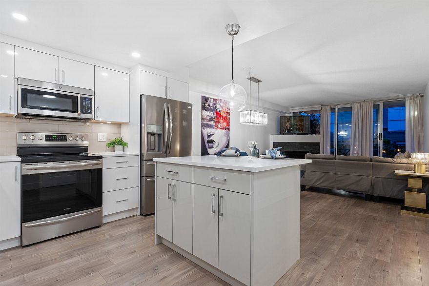 312 555 Abbott Street