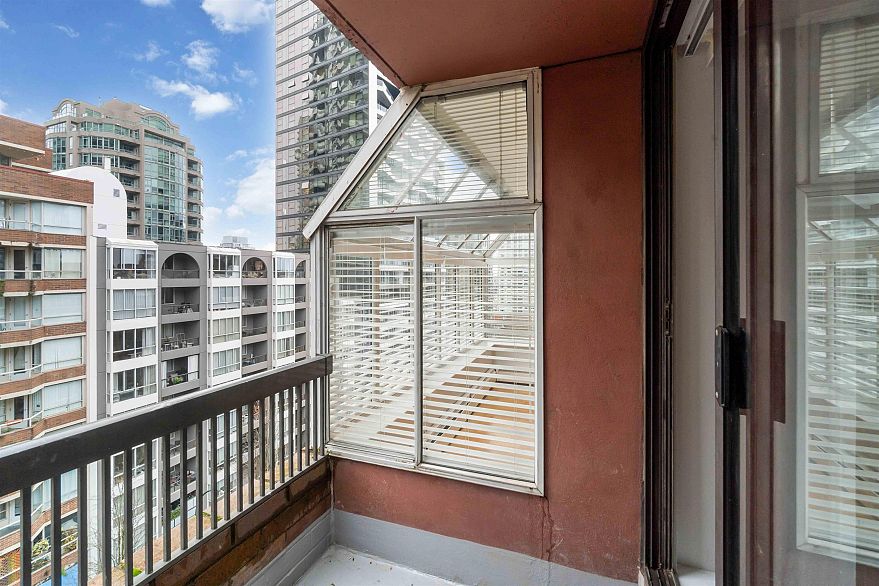 808 1333 Hornby Street