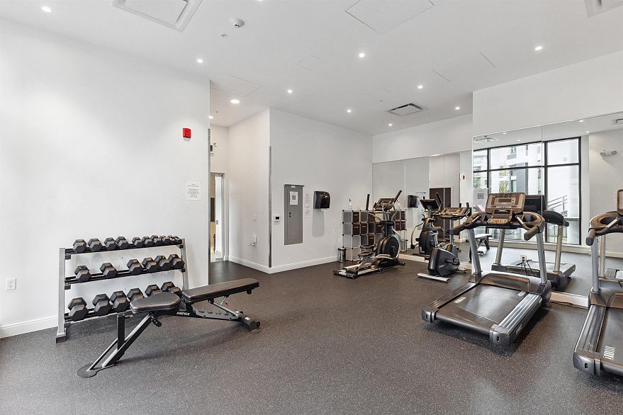 203 4932 Cambie Street