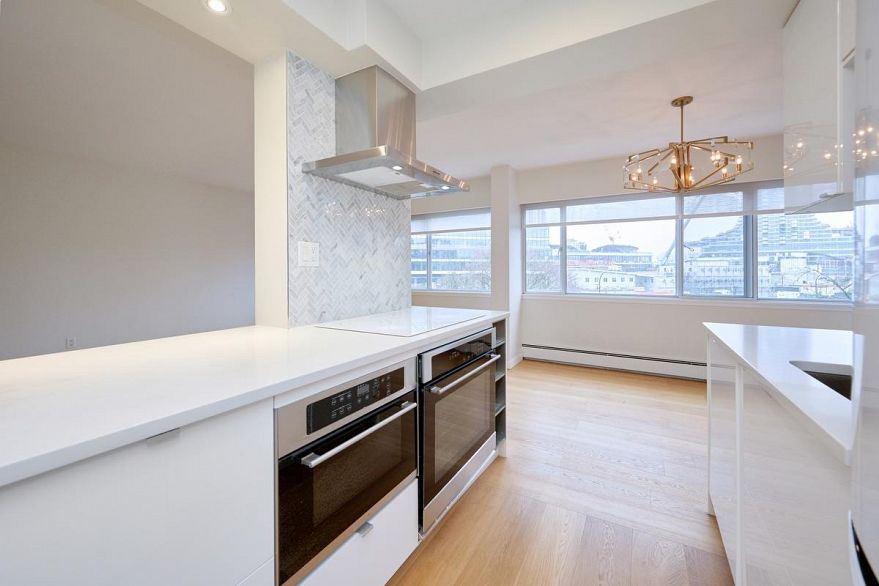 205 5926 Tisdall Street