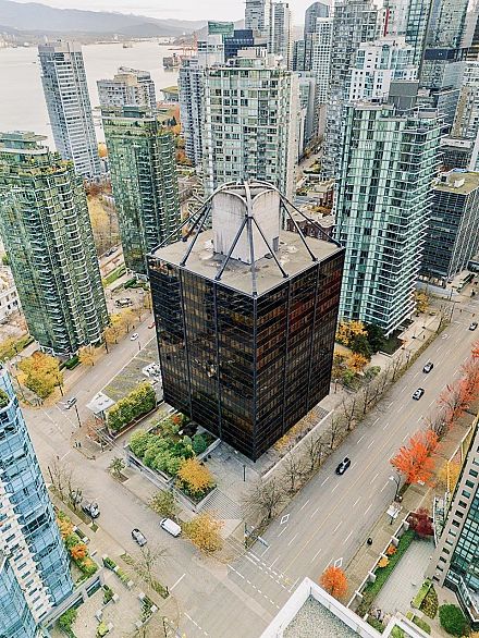 906 1333 W Georgia Street