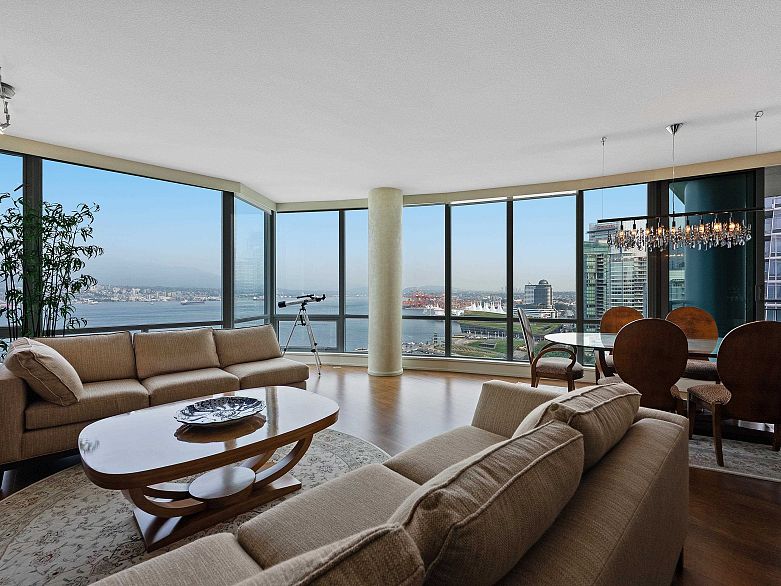 2502 323 Jervis Street