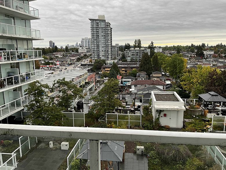 1003 2221 E 30th Avenue