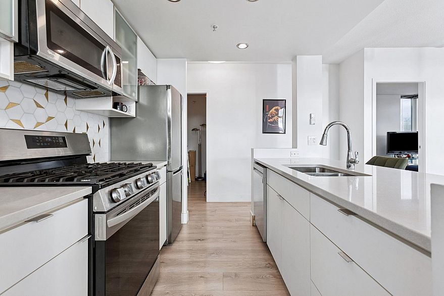 2602 939 Expo Boulevard