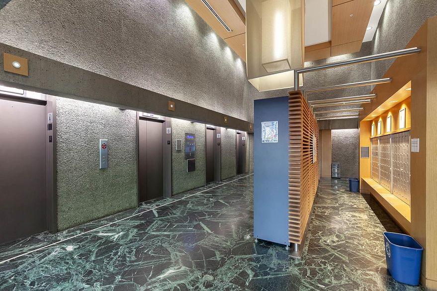 913 1333 W Georgia Street