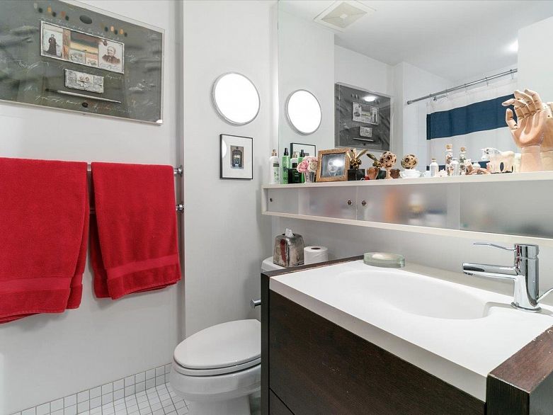 301 1275 Hamilton Street