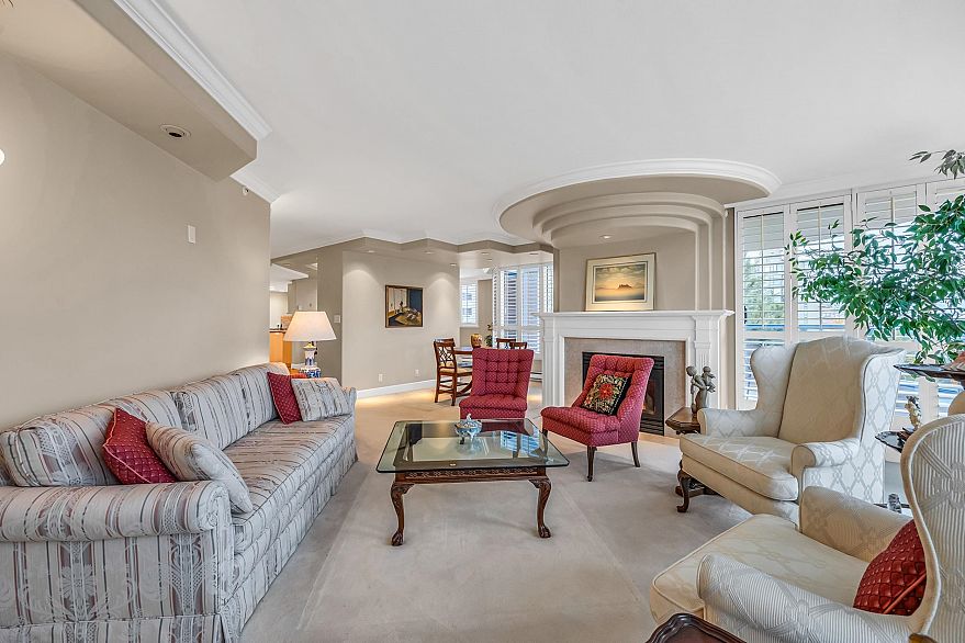 6 1350 W 14th Avenue