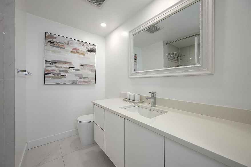 2005 1050 Burrard Street