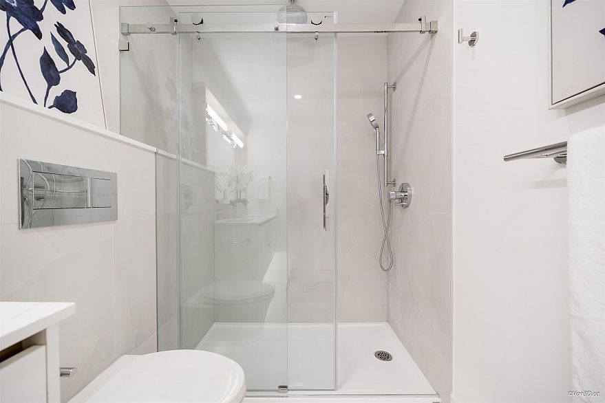 105 918 W 32nd Avenue