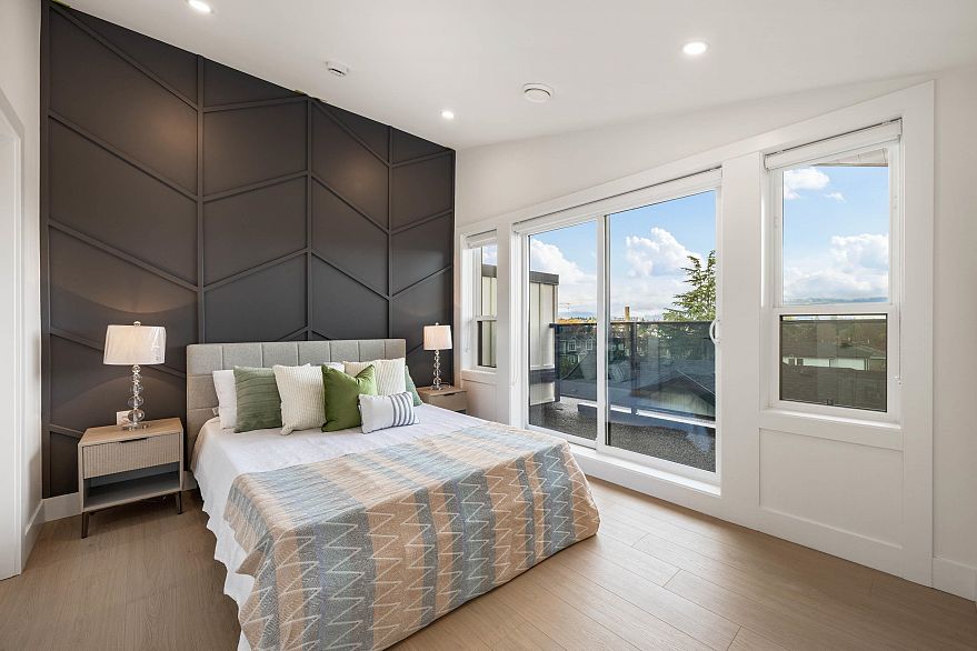 3 3065 Charles Street