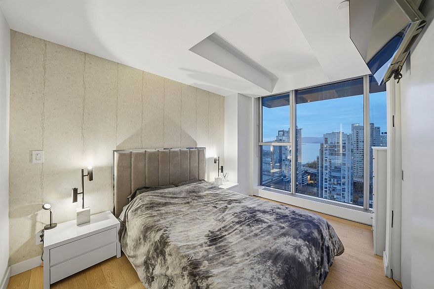 2506 1480 Howe Street