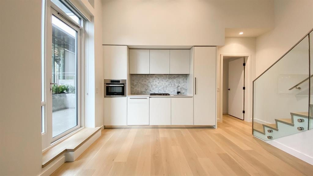 506 1365 Davie Street