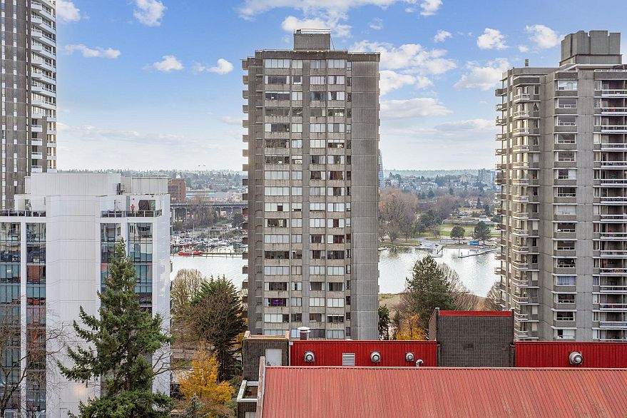 808 1146 Harwood Street