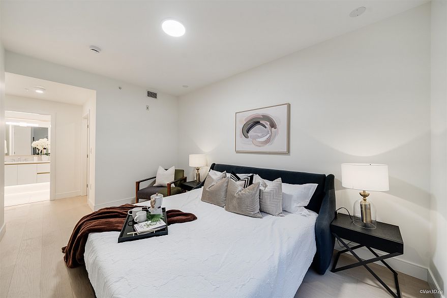 105 918 W 32nd Avenue