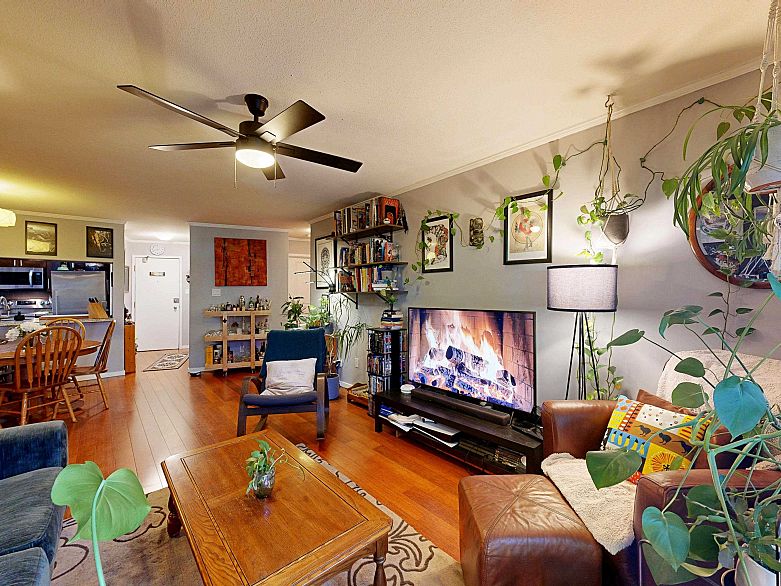 201 2222 Prince Edward Street