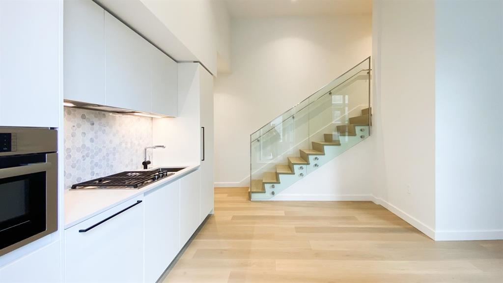 506 1365 Davie Street