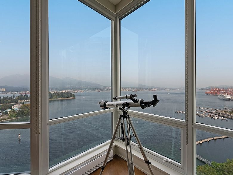 2502 323 Jervis Street