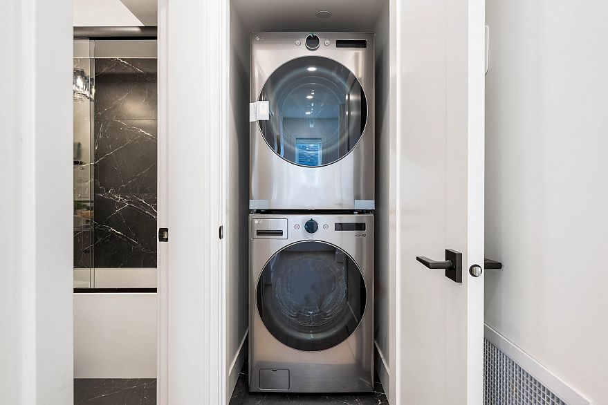 3 3065 Charles Street