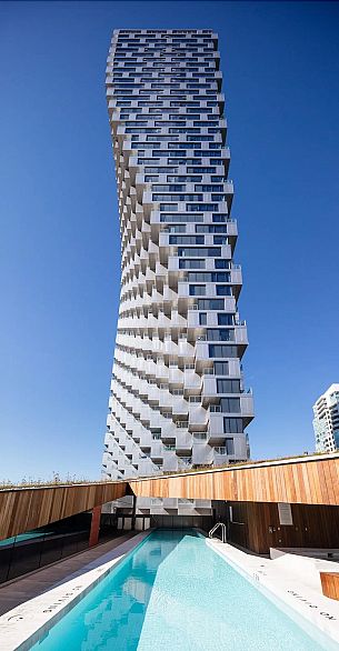 4510 1480 Howe Street