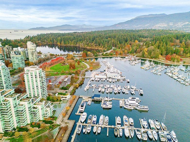 906 1333 W Georgia Street