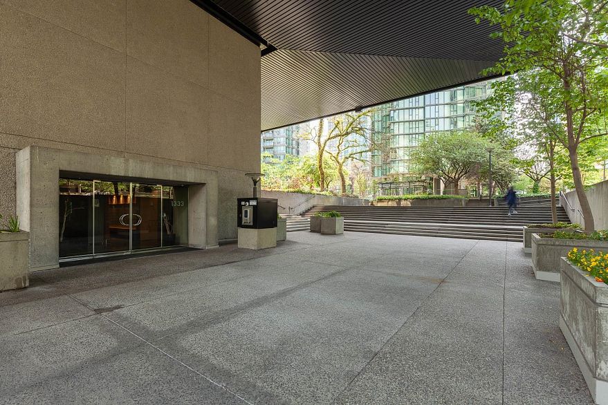 913 1333 W Georgia Street