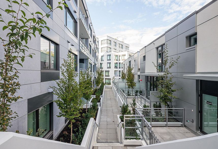 203 4932 Cambie Street