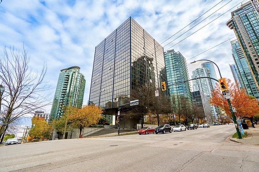 906 1333 W Georgia Street