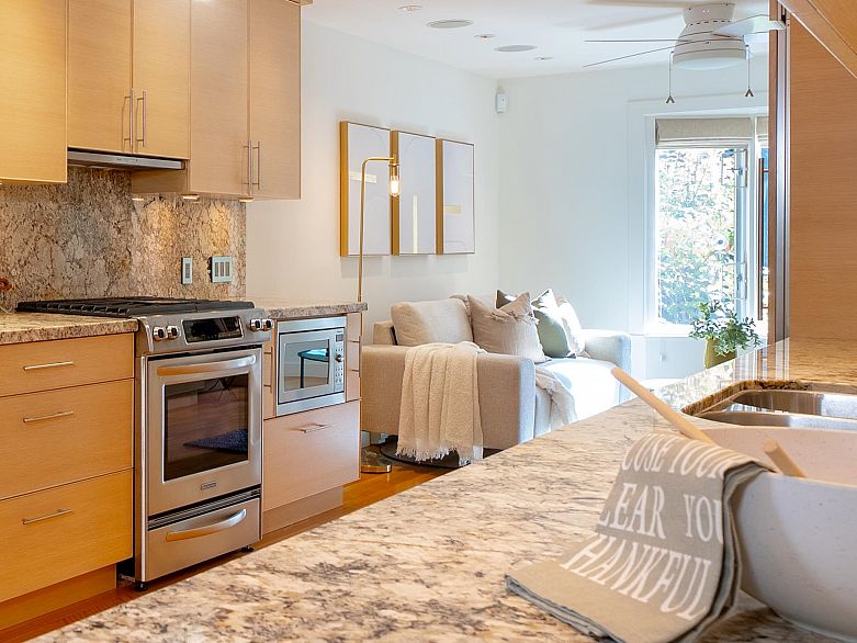 23 4900 Cartier Street