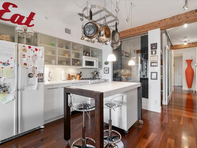 301 1275 Hamilton Street