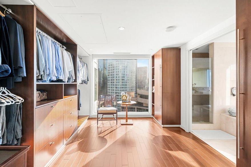 2101 1139 W Cordova Street