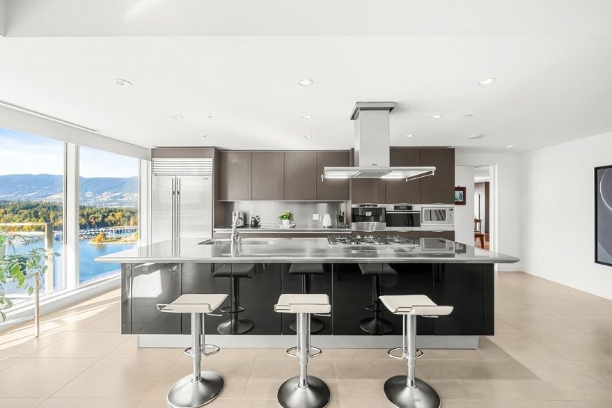 2101 1139 W Cordova Street