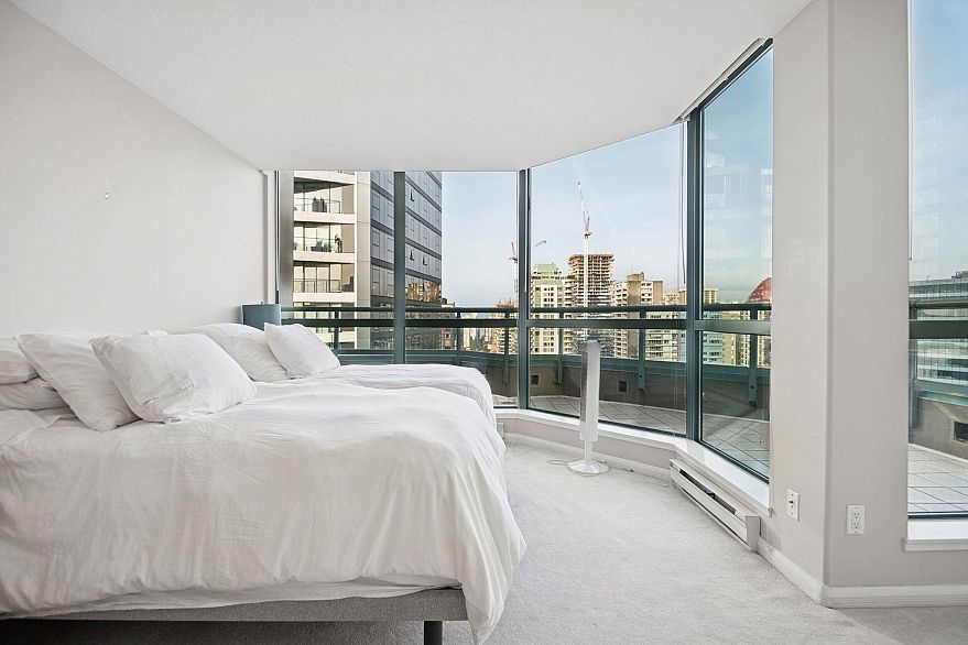 PH 3-4 1383 Howe Street