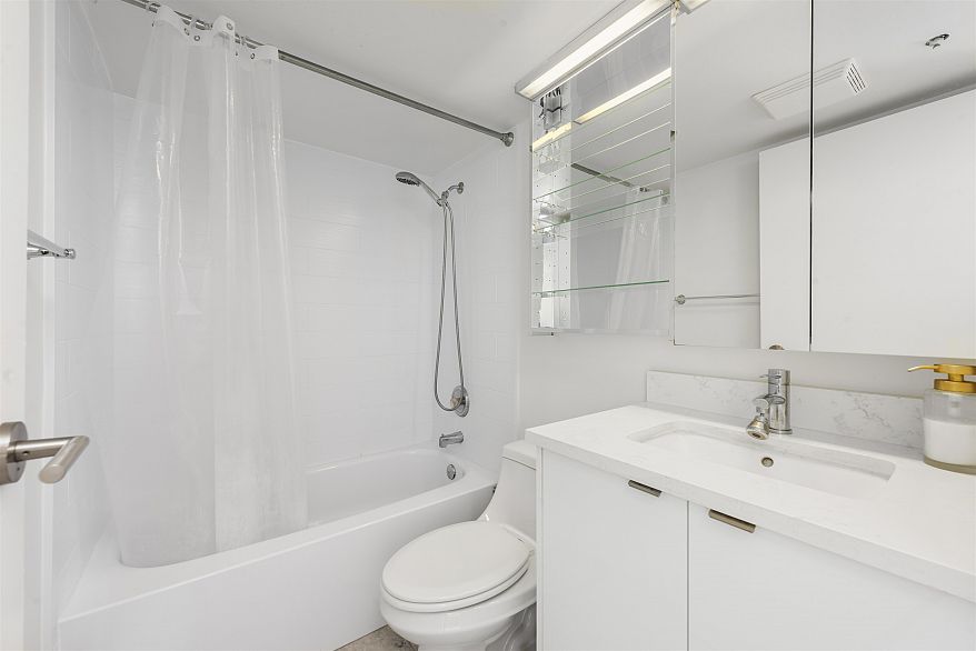 1401 811 Helmcken Street