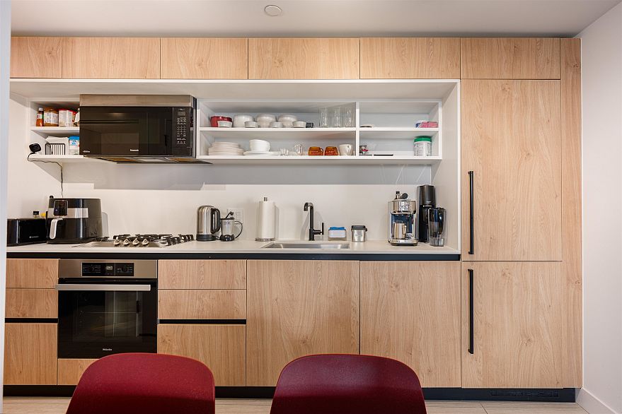 1604 5058 Joyce Street