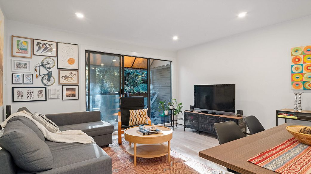 318 1345 W 15th Avenue