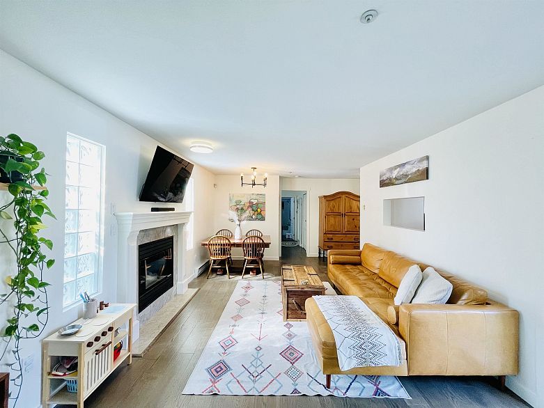 2 3238 Quebec Street