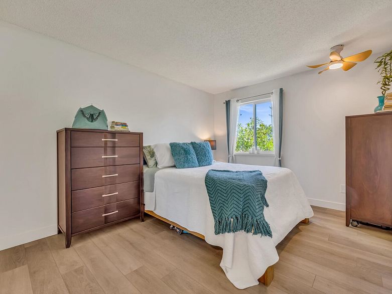 406 334 E 5th Avenue