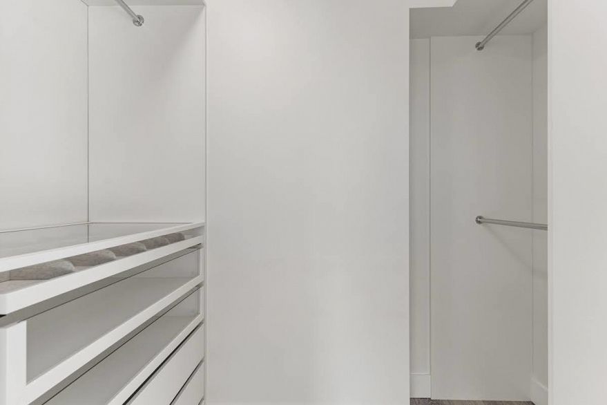 704 125 Milross Avenue